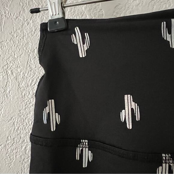 Beyond Yoga Cactus Print High Waisted 7/8 Leggings - Picture 4 of 7